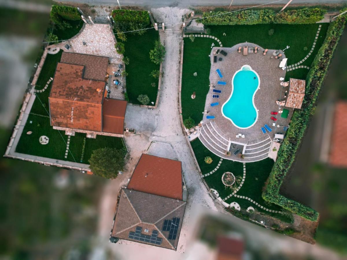 Truni Farm Country House Bed and Breakfast Bisaccia Esterno foto